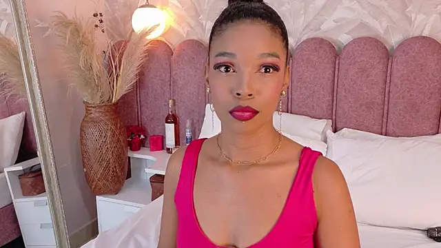 Bella-Torres's cam snapshot