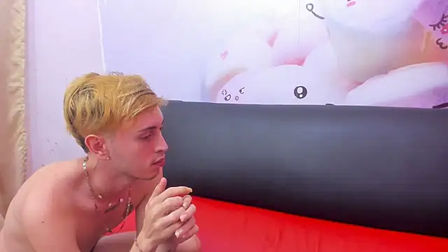 In_my_room_anything_goes's cam snapshot