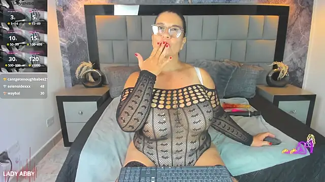 Your_Lady_Milf's cam snapshot