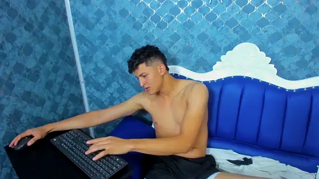 Ethan_Waalker's cam snapshot