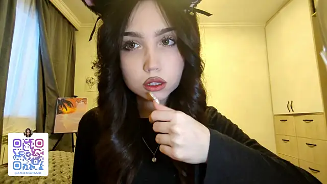 Qwami_Amie's cam snapshot