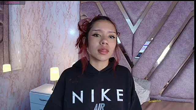 redd_pandaa's cam snapshot