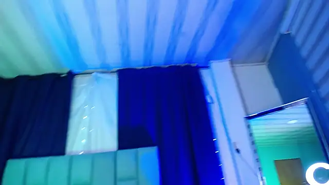 Emilyy05_'s cam snapshot