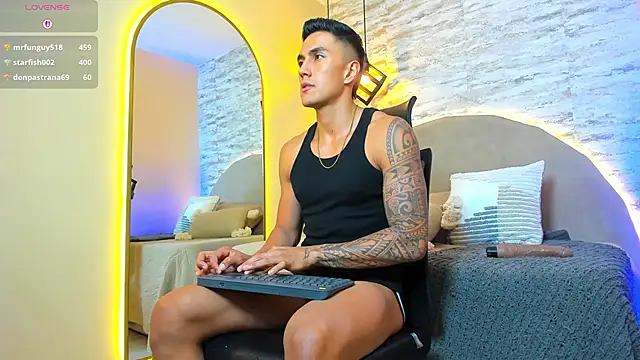 Aron_Bolt live sex cam