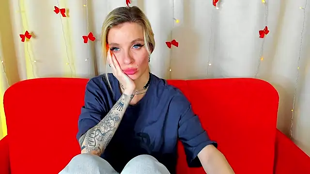 AlinaLovelyX's cam snapshot