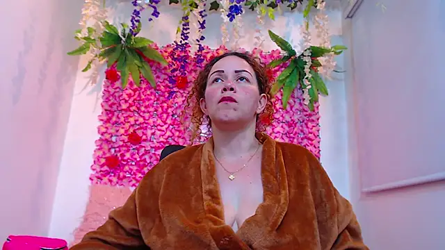 BLONDE_SEXYHOT's cam snapshot