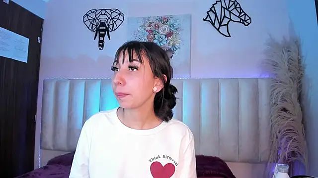 Isabella_Crofts's cam snapshot