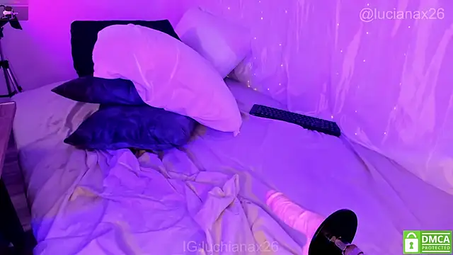 lucy26_'s cam snapshot