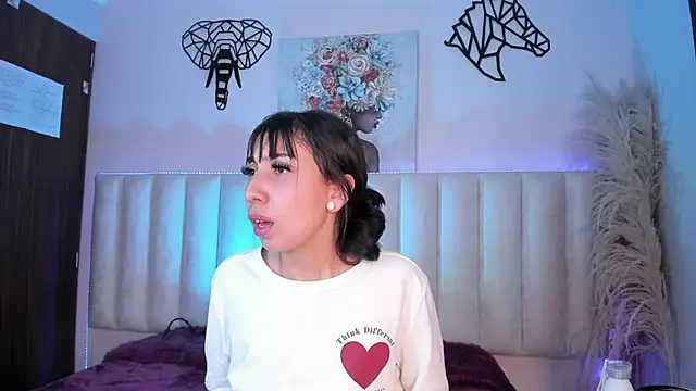 Isabella_Crofts's cam snapshot