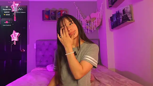 Alisha_Olsen_'s cam snapshot