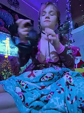 Cutiepiespanks's cam snapshot