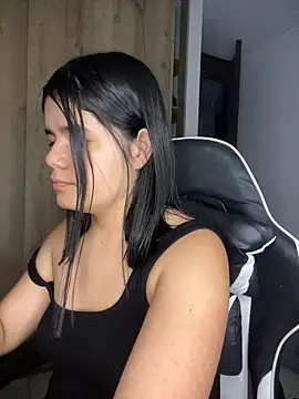 2Angela_'s cam snapshot