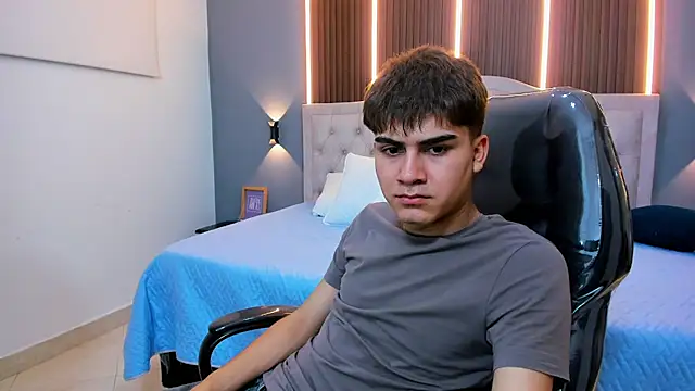 Tommy18__ live sex cam