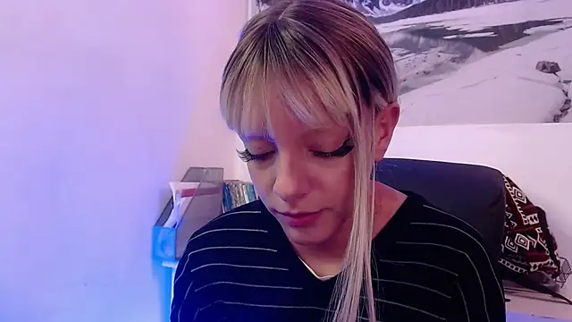 peyton_golden1's cam snapshot