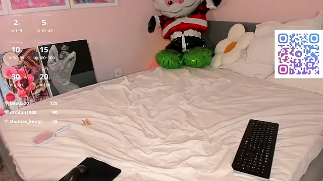 Lisbeth__Salander's cam snapshot