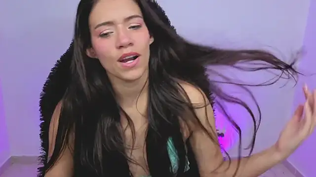 daniela_rivasthl's cam snapshot