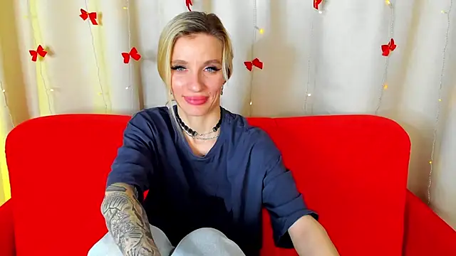 AlinaLovelyX's cam snapshot