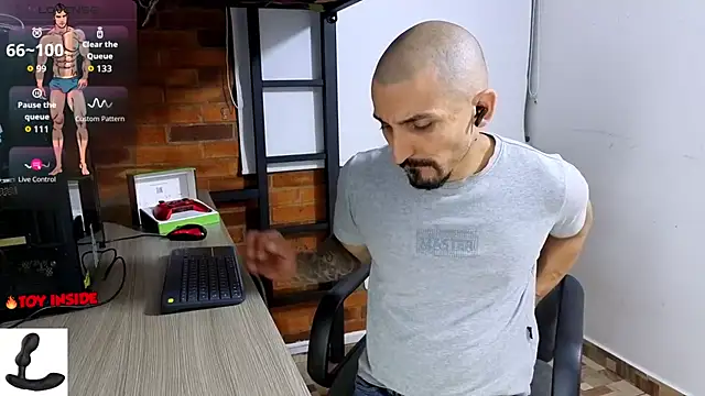 Marck_Muscle's cam snapshot