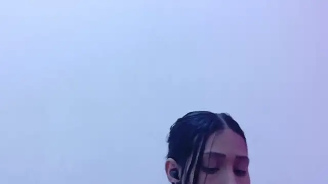 yourcuteneighbourr's cam snapshot