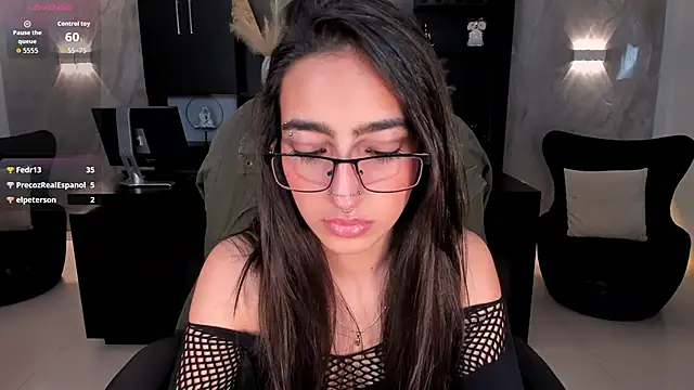 LarisaSmirnov live sex cam