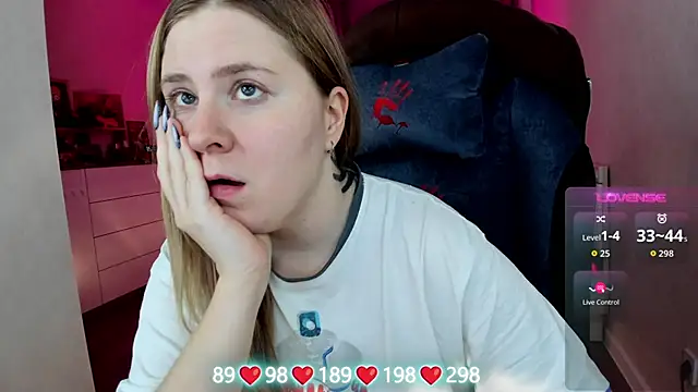 Olivia_Munk's cam snapshot