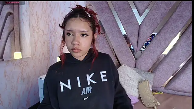 redd_pandaa's cam snapshot