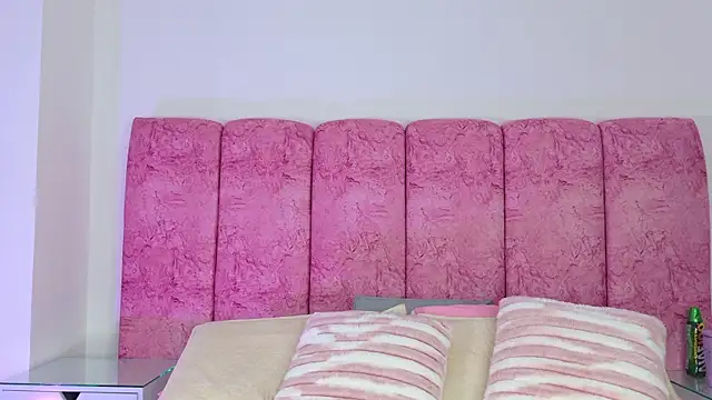 emmacurvy's cam snapshot