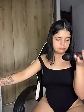 2Angela_'s cam snapshot