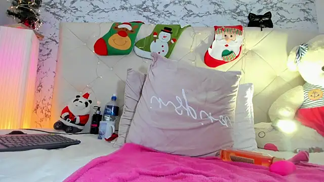 Lili__taylor's cam snapshot