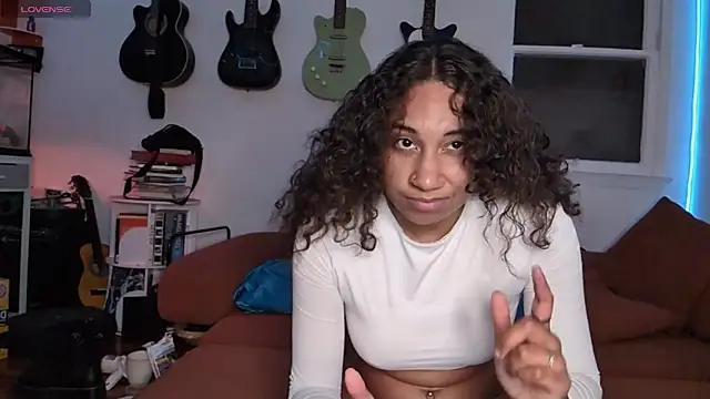 onlystrings's cam snapshot