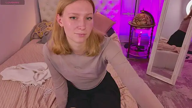 AsyaLumi's cam snapshot