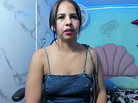 nicol_ross19's cam snapshot