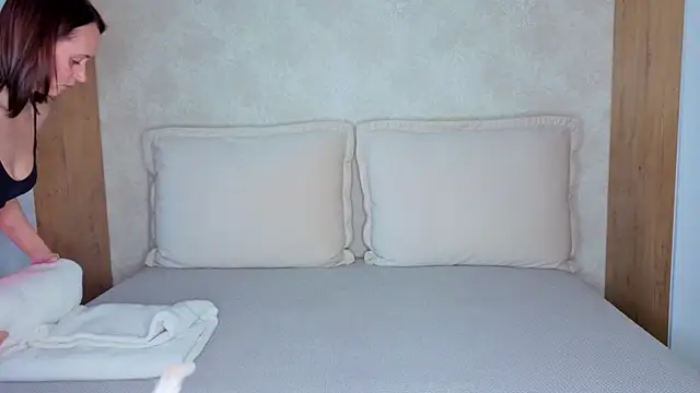 Helen198705 live sex cam