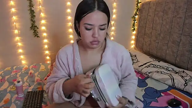 SaraCrow's cam snapshot