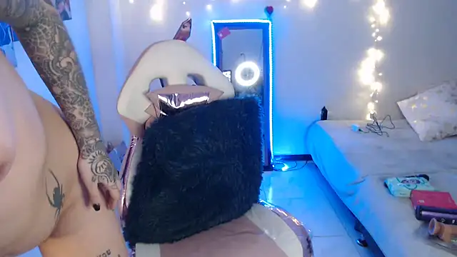 Maddy_Vicius19's cam snapshot