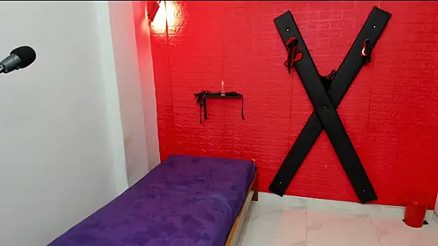 bdsmforever18's cam snapshot