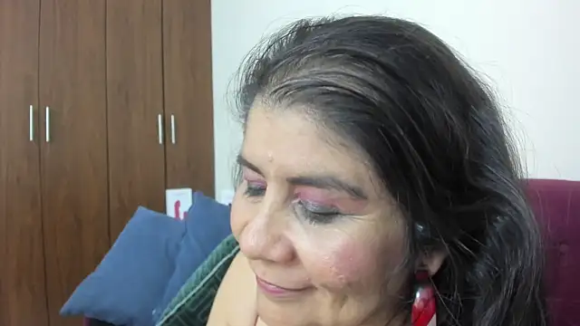 kiraGeiner's cam snapshot