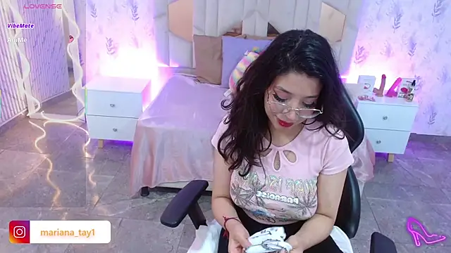 MARIANA_TAY1's cam snapshot