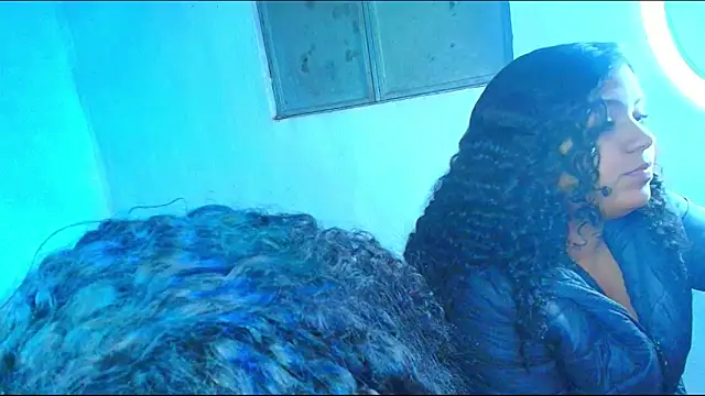 CurlyAliccia_'s cam snapshot