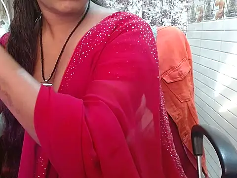 LovingPihu live sex cam