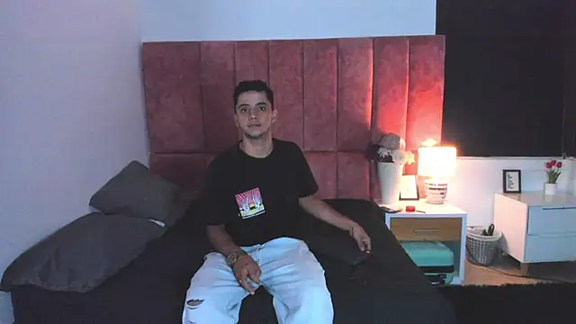 HellAndDante_'s cam snapshot