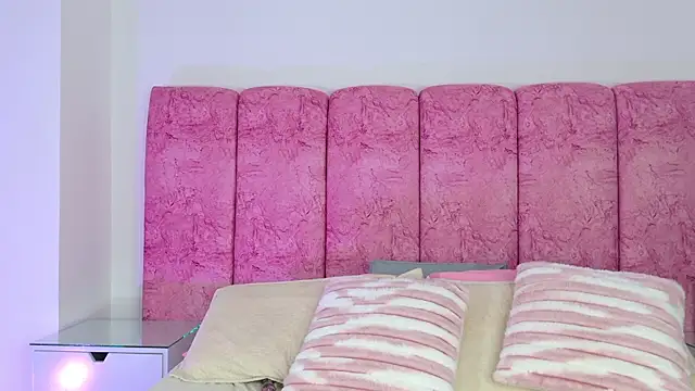 emmacurvy's cam snapshot