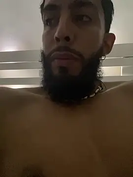 Zyan_Moratto live sex cam