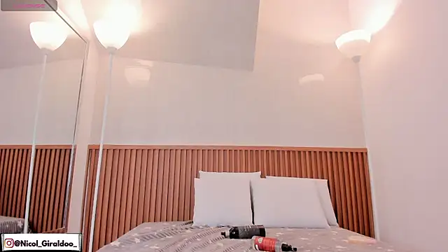 nicol_giraldoo's cam snapshot