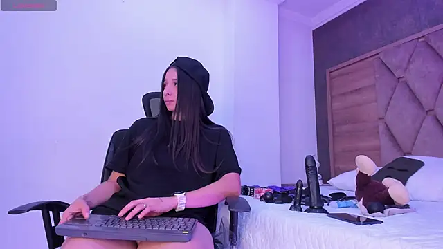 VictoriaSaenz1_'s cam snapshot