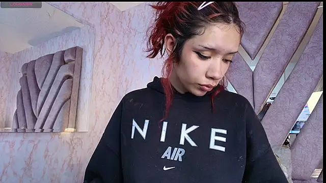 redd_pandaa's cam snapshot