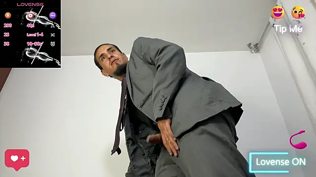 Tom_blunt96 live sex cam