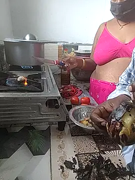 Desicouple1706's cam snapshot