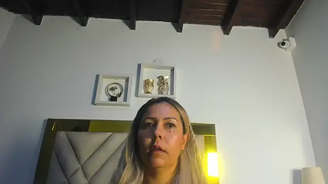 ariana-martins's cam snapshot