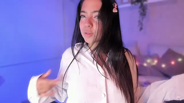 Laraa_Rouss_'s cam snapshot